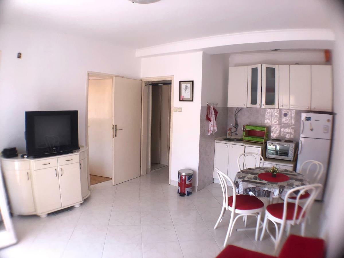 One Bedroom Apartment 500M From The Beach Budva Eksteriør billede